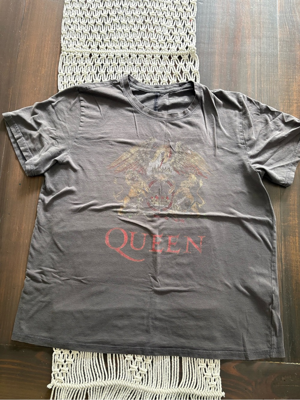 Abercrombie & Fitch Queen tee shirt
